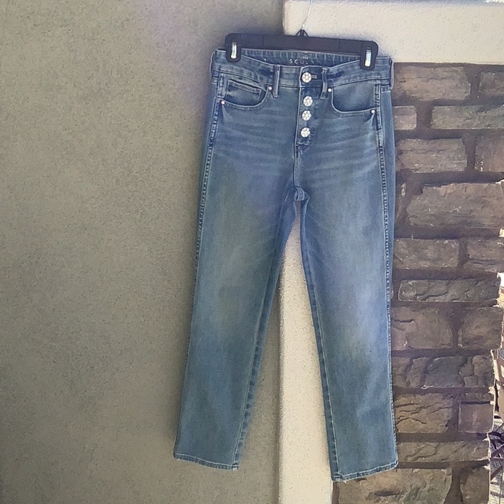 WHITE HOUSE BLACK MKT SZ2 THE SCULPT Jeans